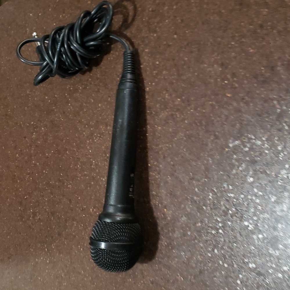 Dynamic DM-20SL IMP 600 Uni-directional Microphone 62" corded.